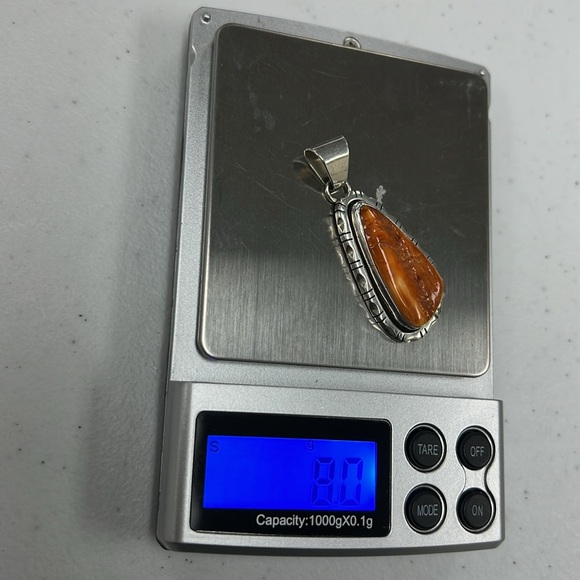 Vintage Spiny Oyster pendant in a Sterling silver by R Tom - Picture 7 of 10